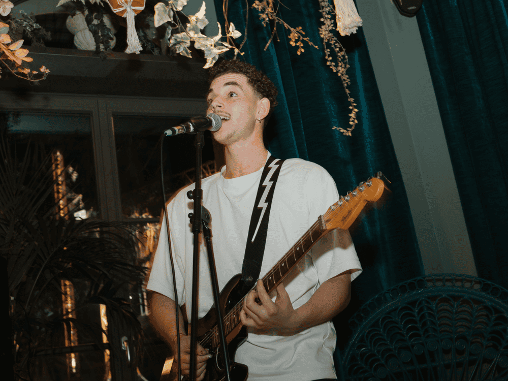 LIVE SUMMER IN THE CITY: NOAH JUAN
